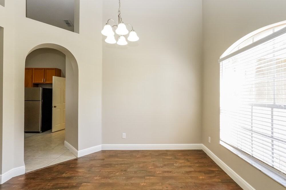 936 Haverford Dr - Photo 4 of 16