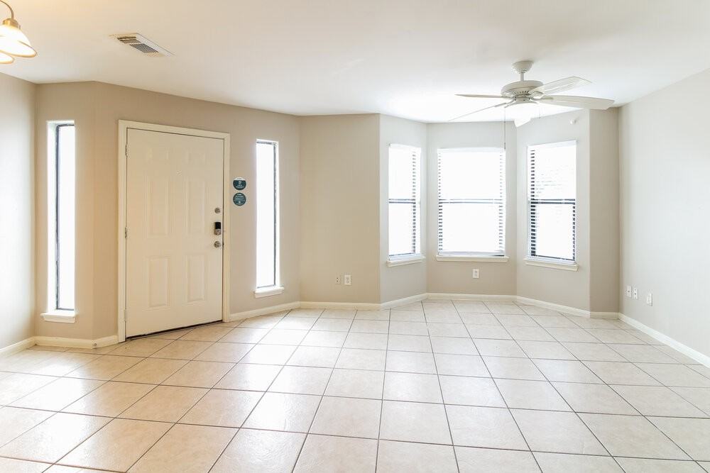 3023 La Estancia Ln - Photo 6 of 17