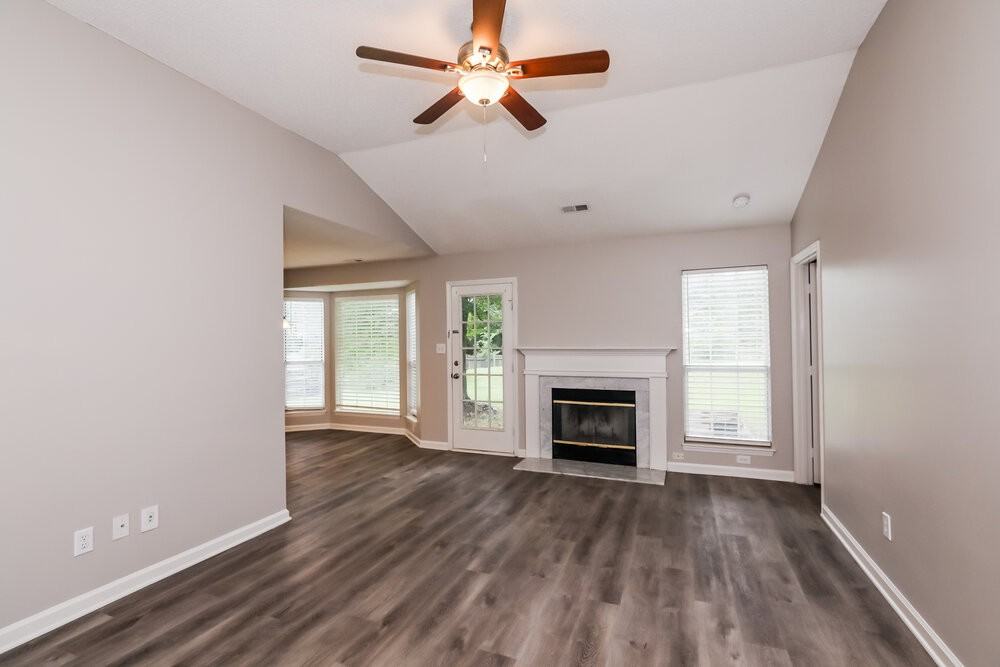 9922 Patrick Springs Ct - Photo 4 of 16