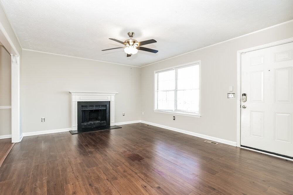 401 Shadylake Dr - Photo 4 of 17