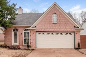 featured image of 2241 Lake Hill Ct