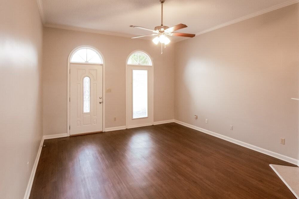 2241 Lake Hill Ct - Photo 2 of 15