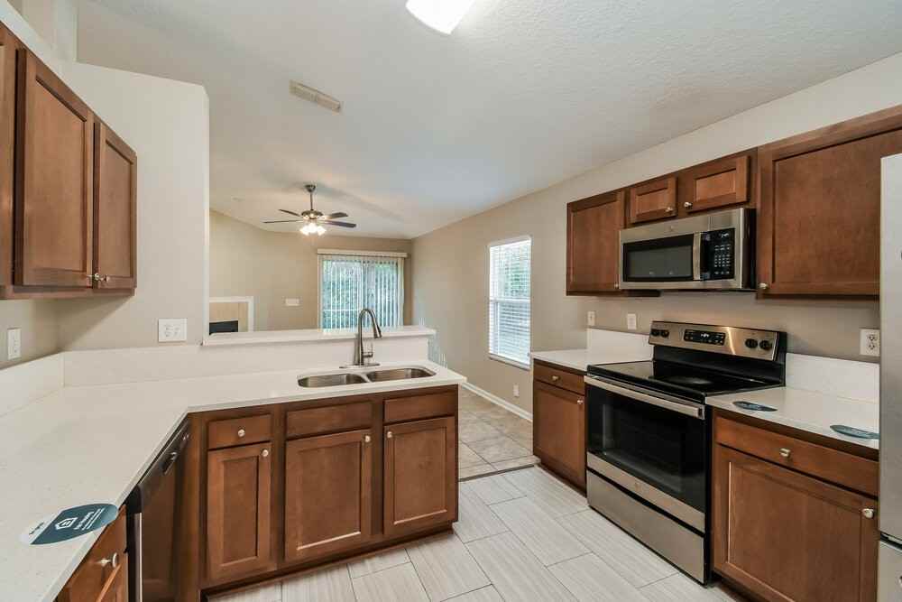 10304 Normanwood Ct - Photo 7 of 16