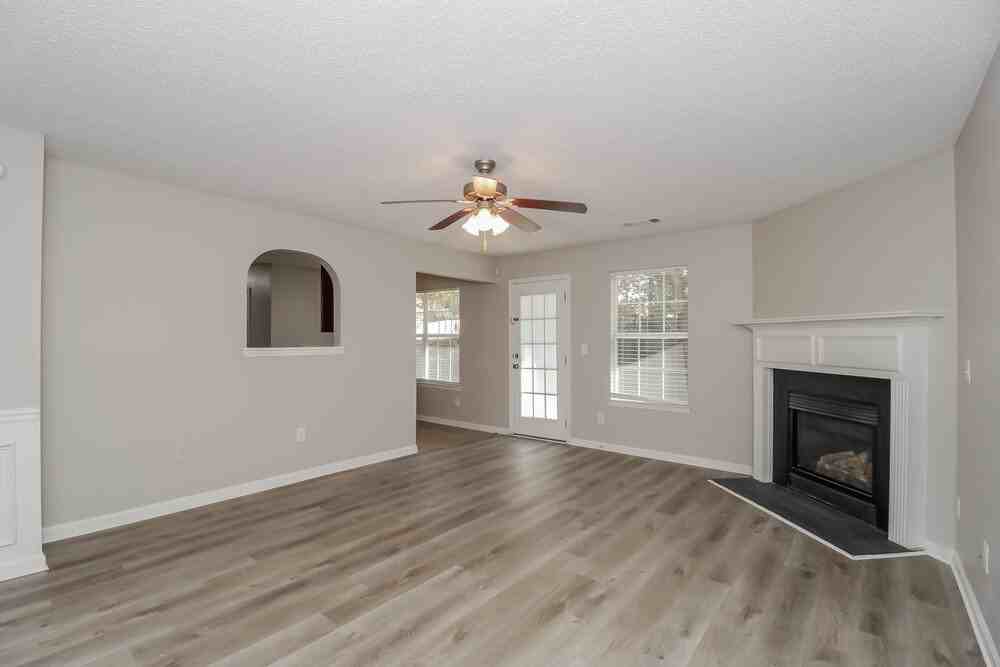 7263 Hampton Chase Dr - Photo 5 of 17