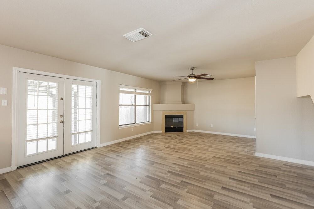 13407 Alder Creek Dr - Photo 4 of 17