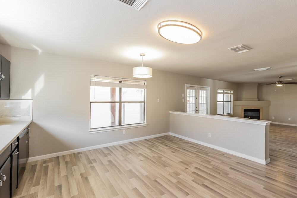 13407 Alder Creek Dr - Photo 5 of 17