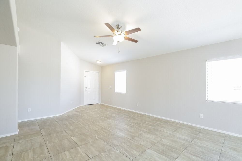 1552 W Burgess Ln - Photo 3 of 16