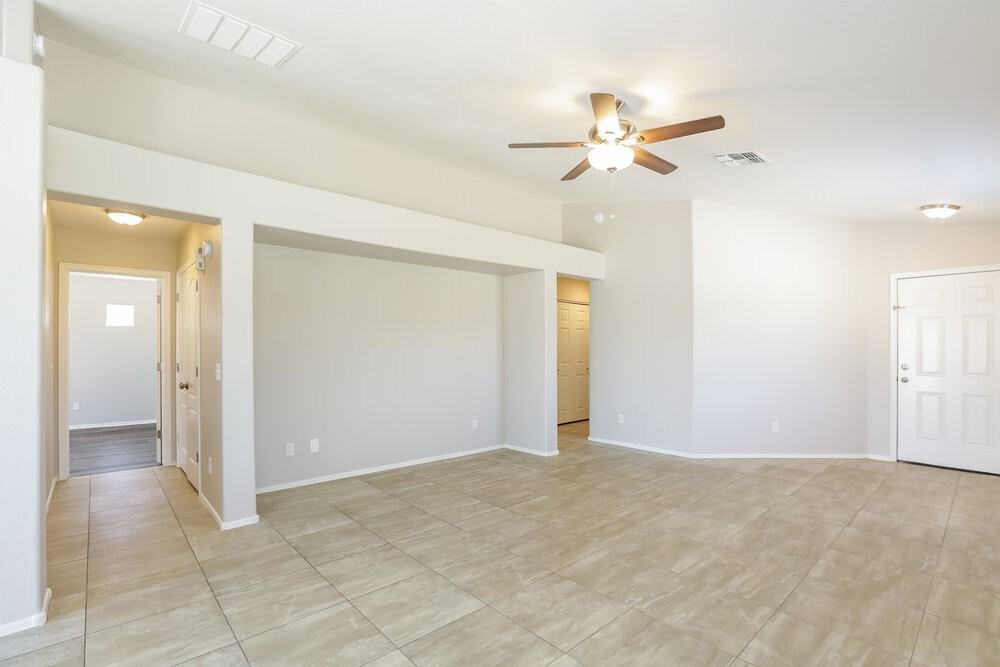 1552 W Burgess Ln - Photo 5 of 16