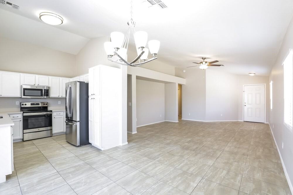 1552 W Burgess Ln - Photo 7 of 16