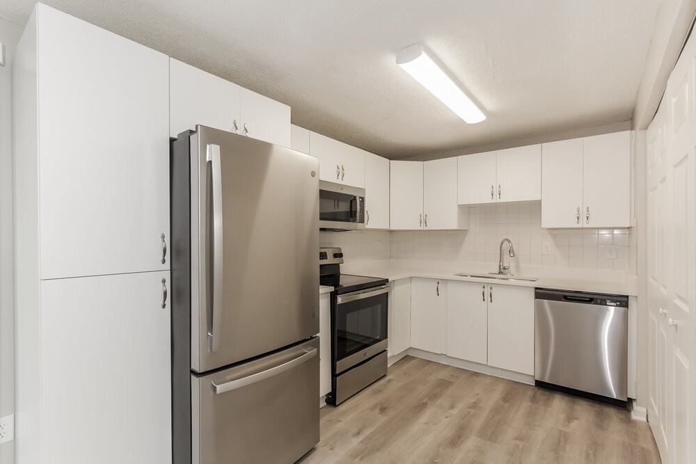 2400 Parkhighland Ct - Photo 7 of 16