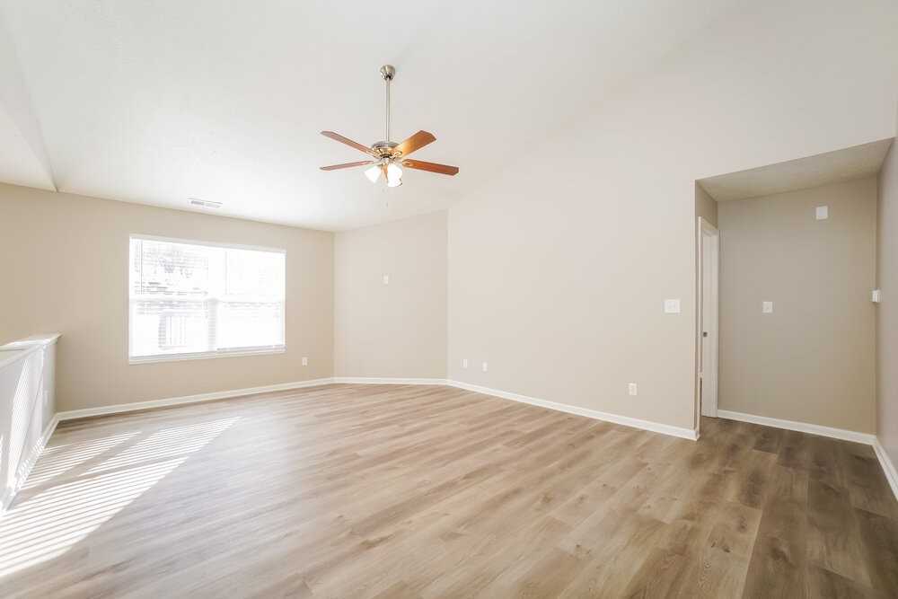 1015 Angus Ln - Photo 3 of 16