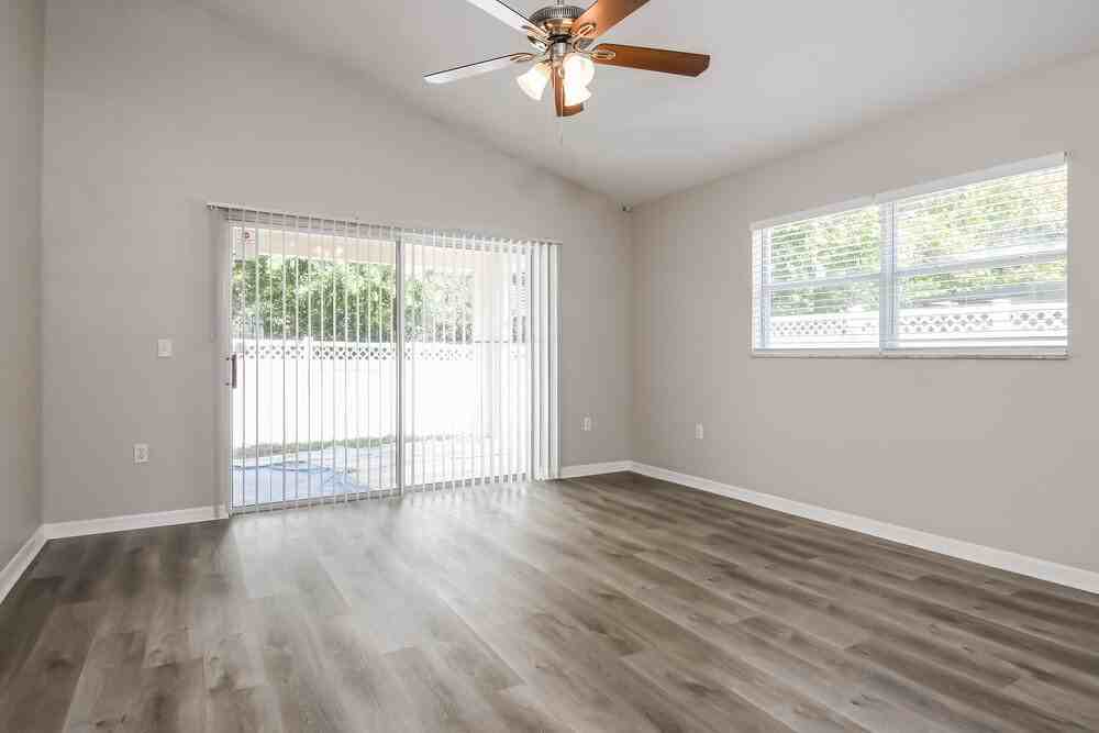 143 Southampton Dr - Photo 7 of 16