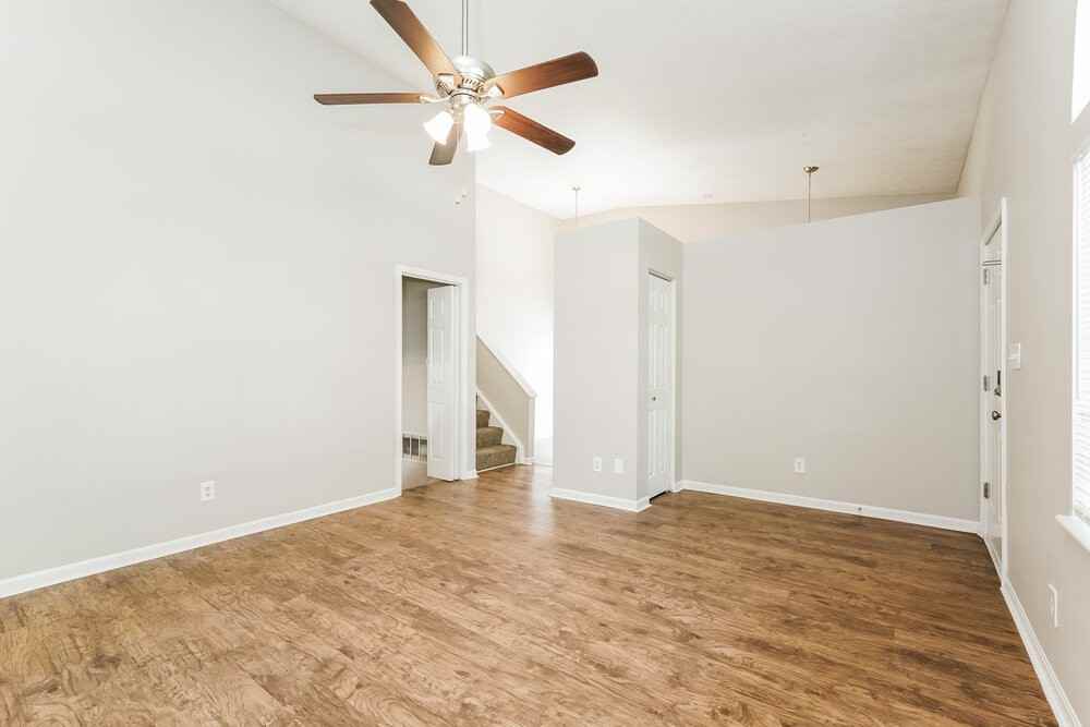 11045 Amburg Ct - Photo 5 of 18