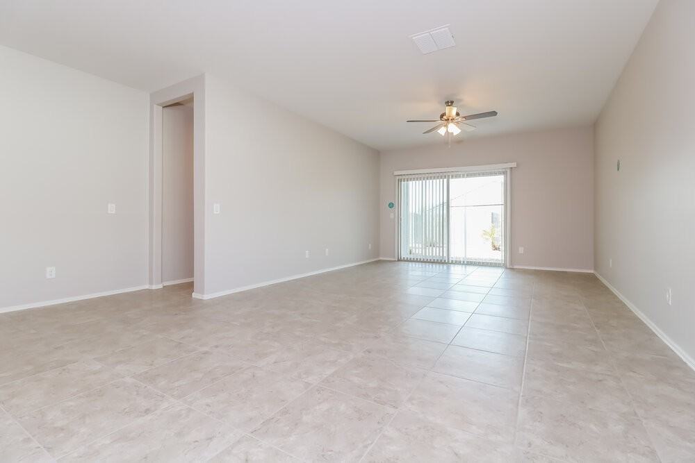 25569 W Desert Dr - Photo 4 of 16