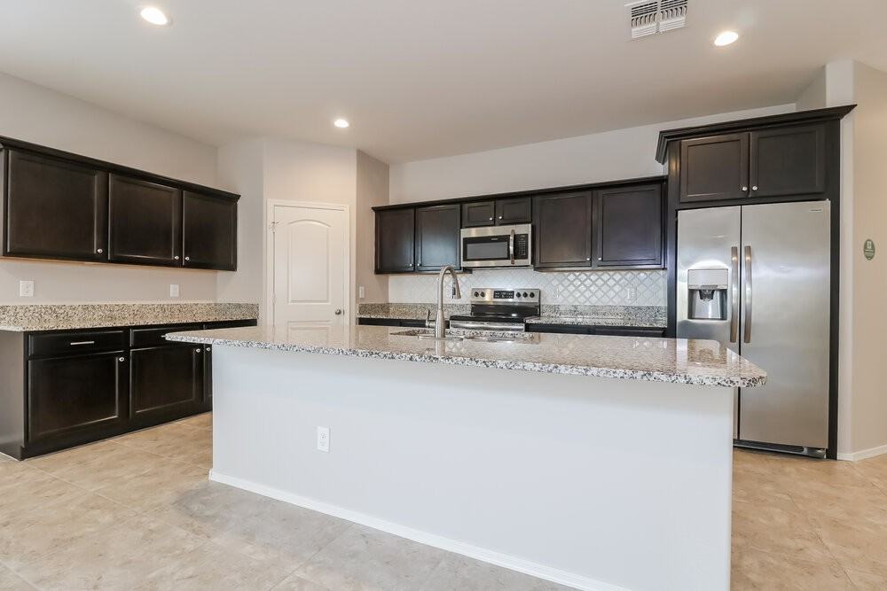 25569 W Desert Dr - Photo 7 of 16