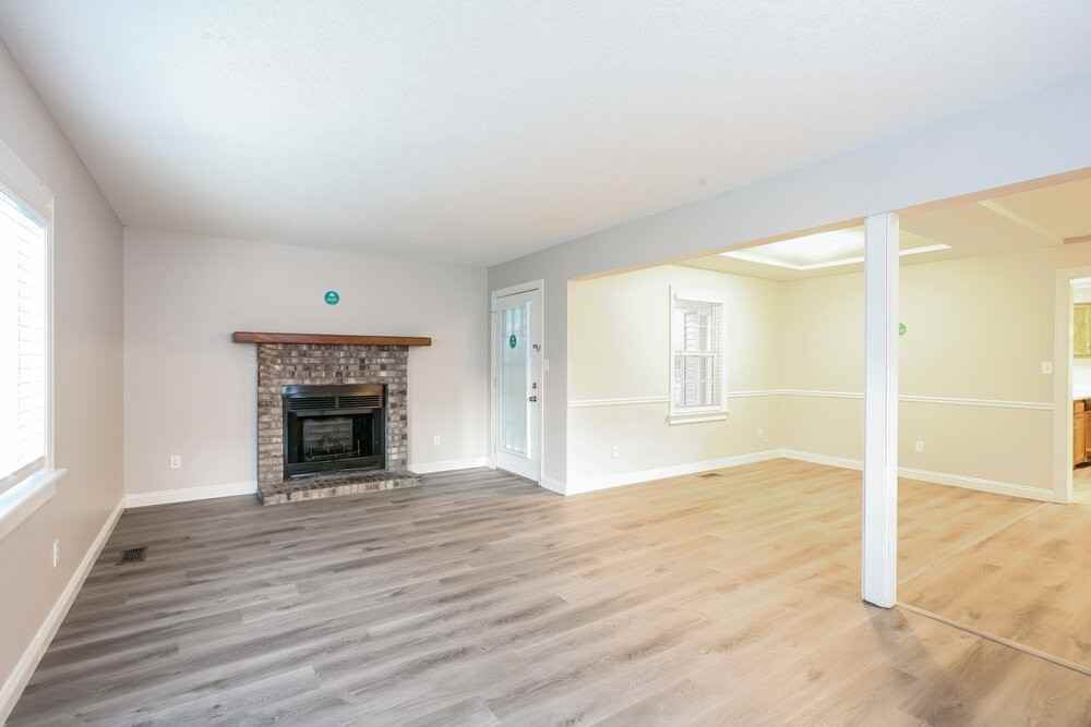 5015 Sylvan Rd - Photo 5 of 17