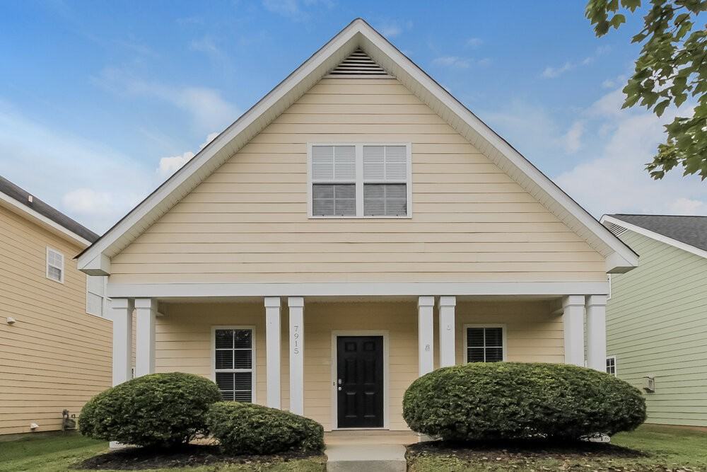 7915 Baylis Dr - Photo 4 of 17