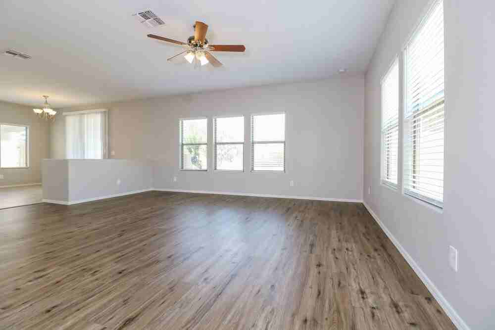 25550 W Burgess Ln - Photo 4 of 15