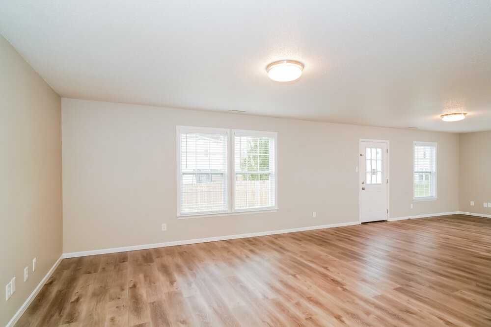 10767 Miller Dr - Photo 4 of 21