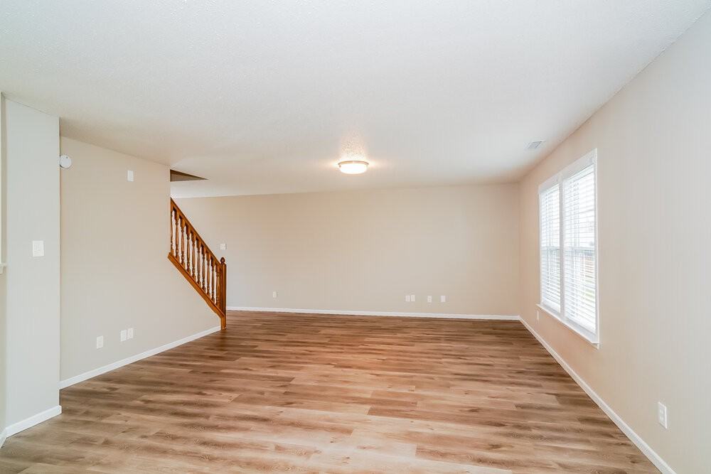 10767 Miller Dr - Photo 5 of 21