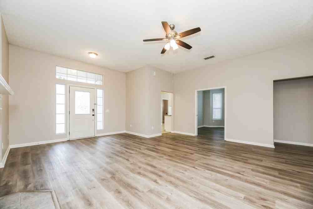 1742 Pickwick Pl - Photo 5 of 16