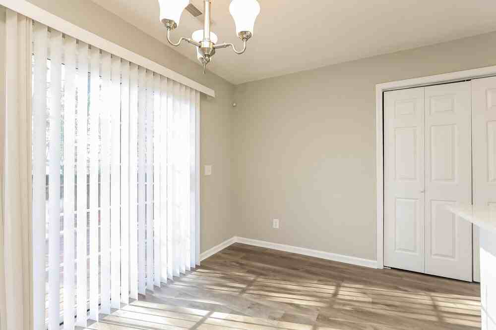 611 Glen Valley Trl - Photo 4 of 16