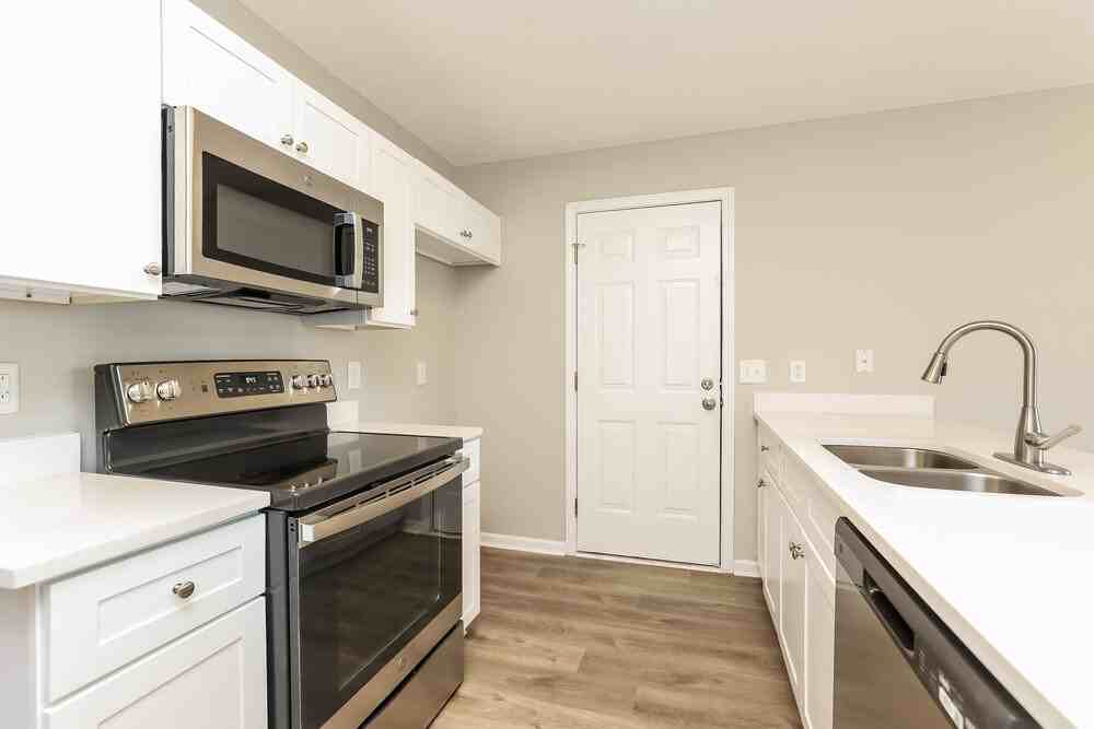 611 Glen Valley Trl - Photo 6 of 16