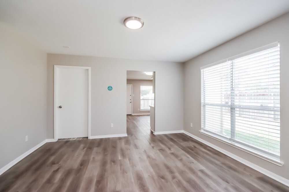 2802 Fox Mountain Dr - Photo 6 of 17