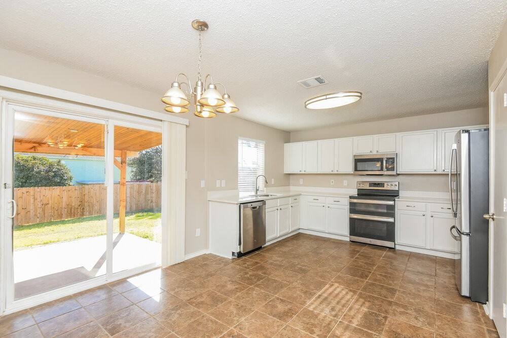 10133 Chapel Oak Trl - Photo 6 of 16