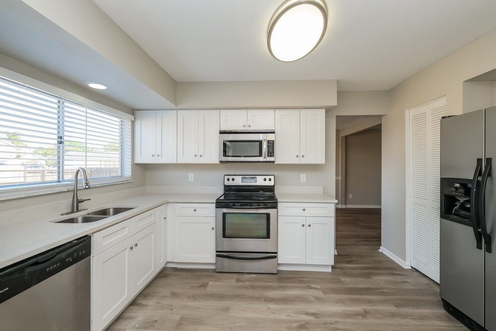 12526 Cardiff Drive - Photo 7 of 17