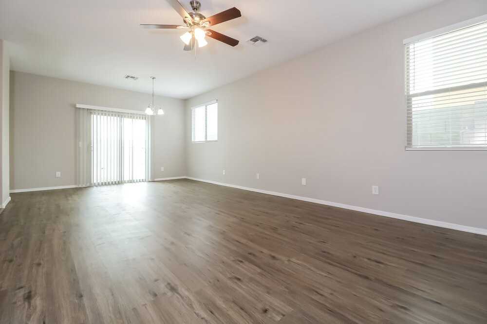 2528 S 73rd Ln - Photo 4 of 16