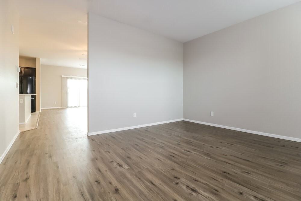 2528 S 73rd Ln - Photo 6 of 16