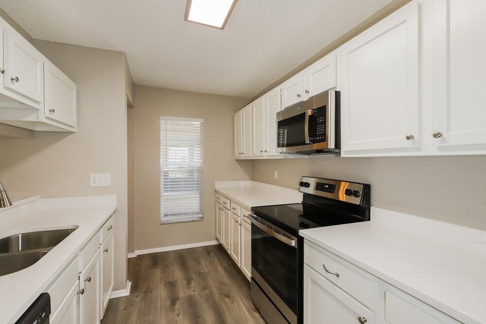 2032 Shadow Pine Dr - Photo 6 of 16