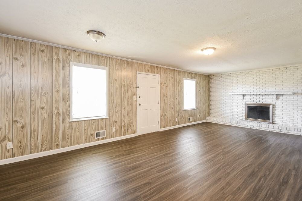 3273 Millwright St - Photo 4 of 16