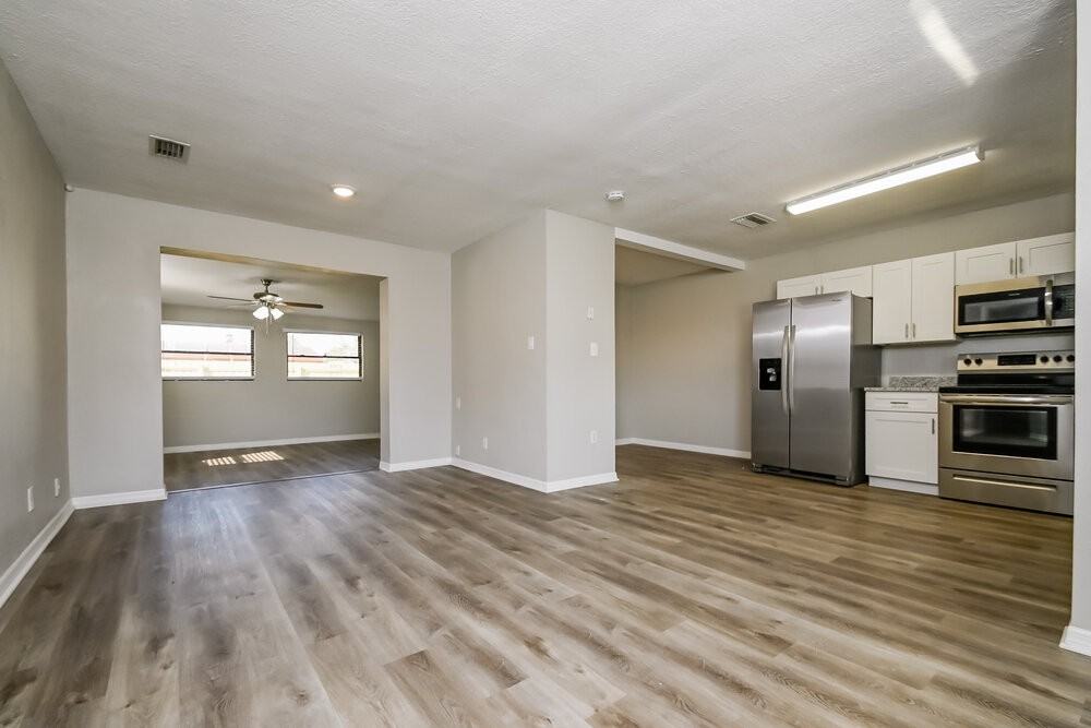1827 Rotary Dr - Photo 3 of 16