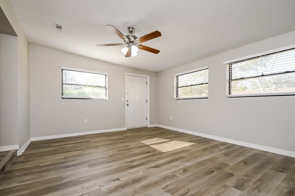 1827 Rotary Dr - Photo 5 of 16