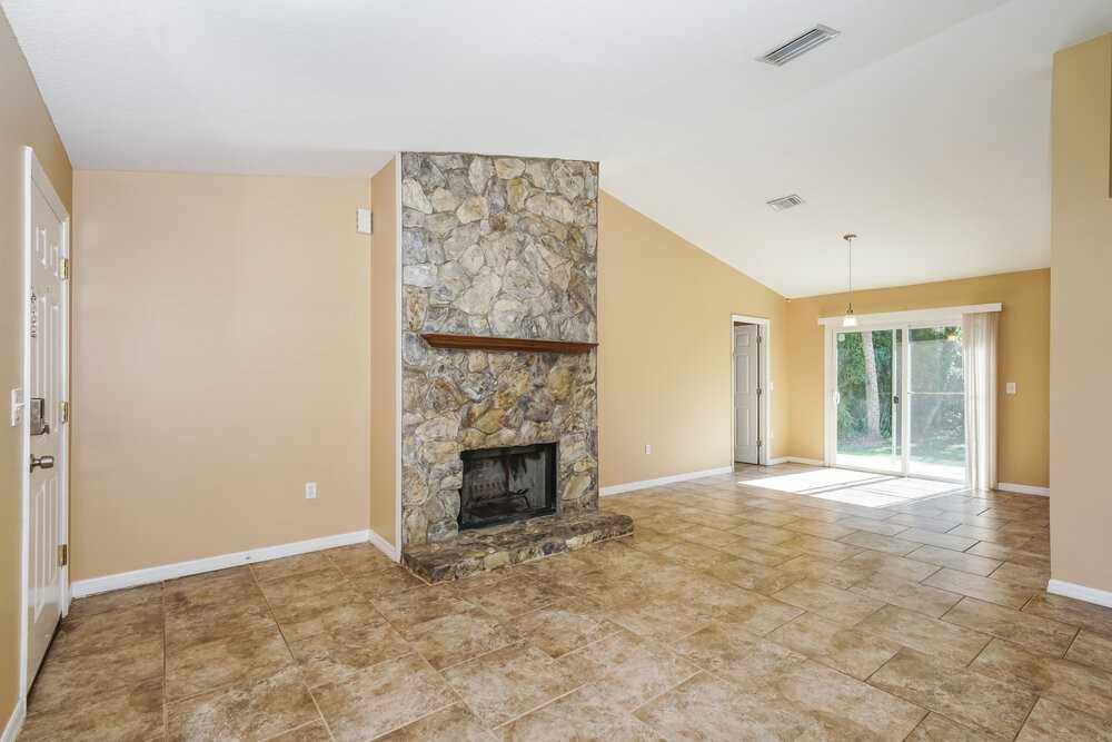 6057 Balsam St - Photo 4 of 16