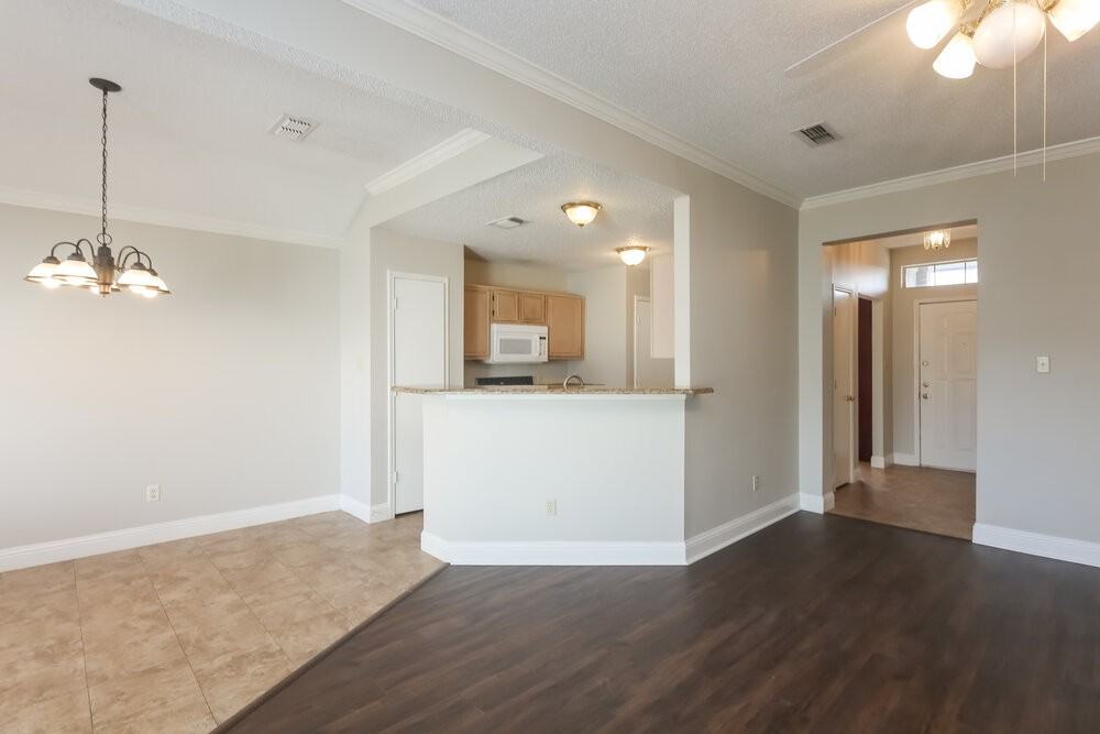 2524 Park Valley Dr - Photo 5 of 16