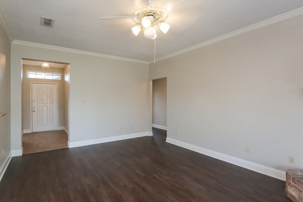 2524 Park Valley Dr - Photo 6 of 16