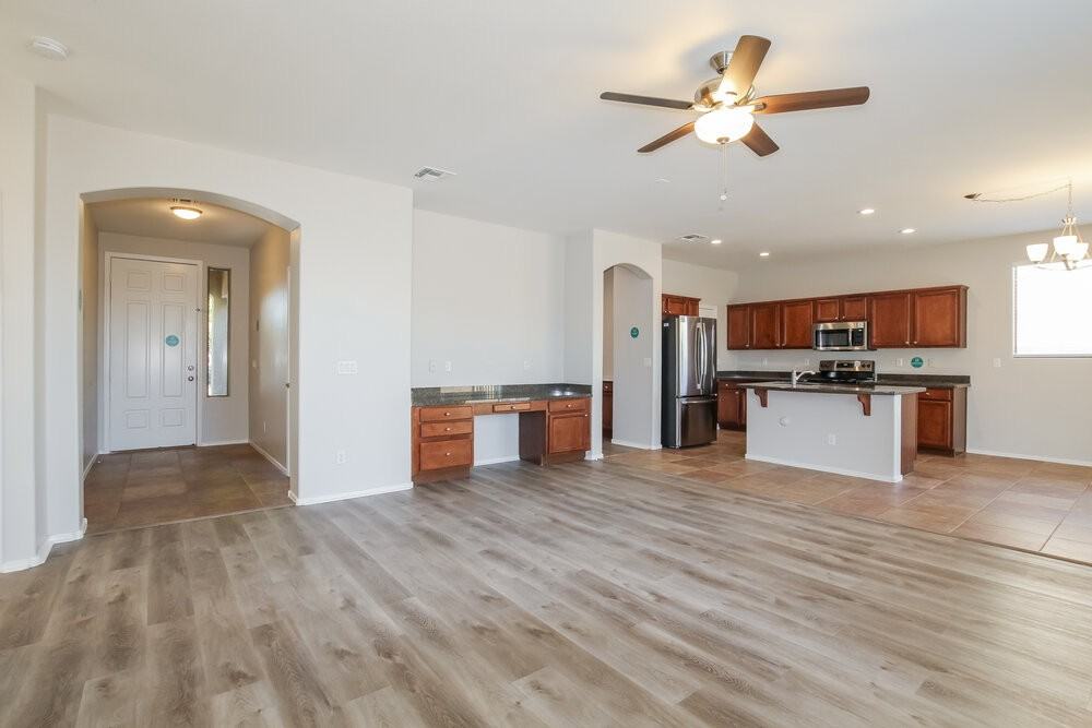 14079 W Bloomfield Rd - Photo 4 of 16