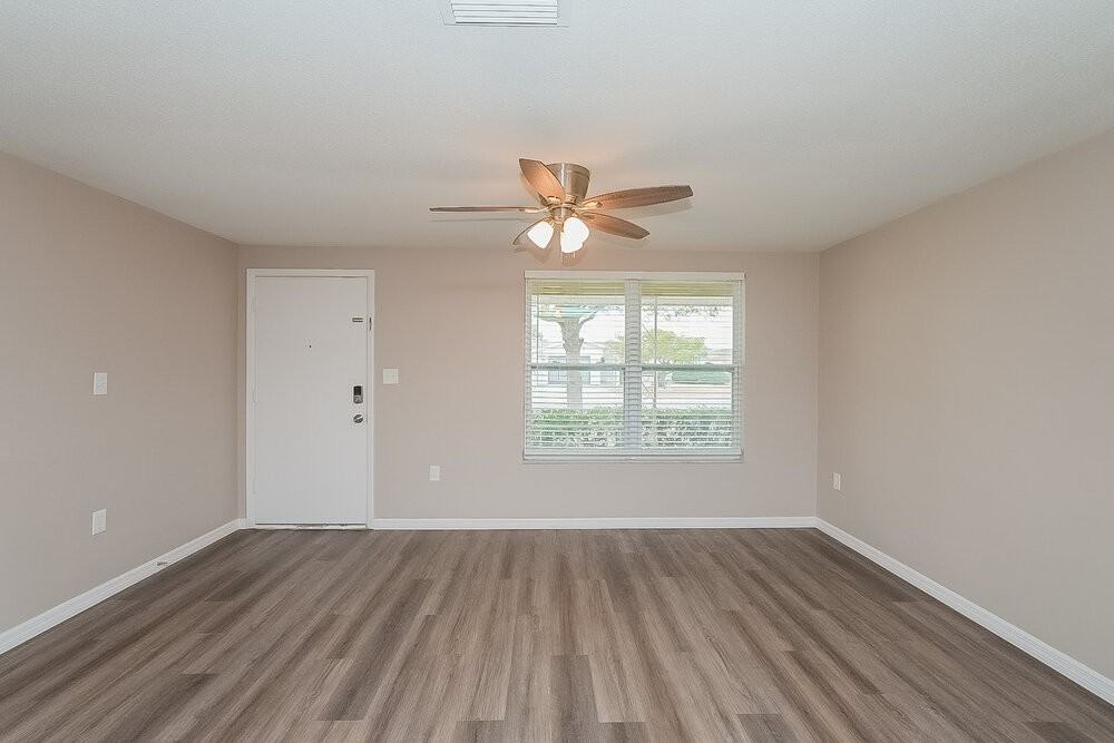 10338 Viridian Dr - Photo 3 of 16