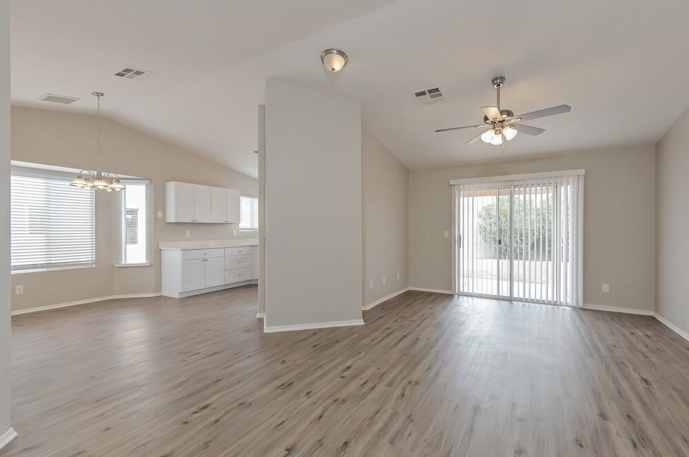 8829 E Eagle Creek Dr - Photo 3 of 16