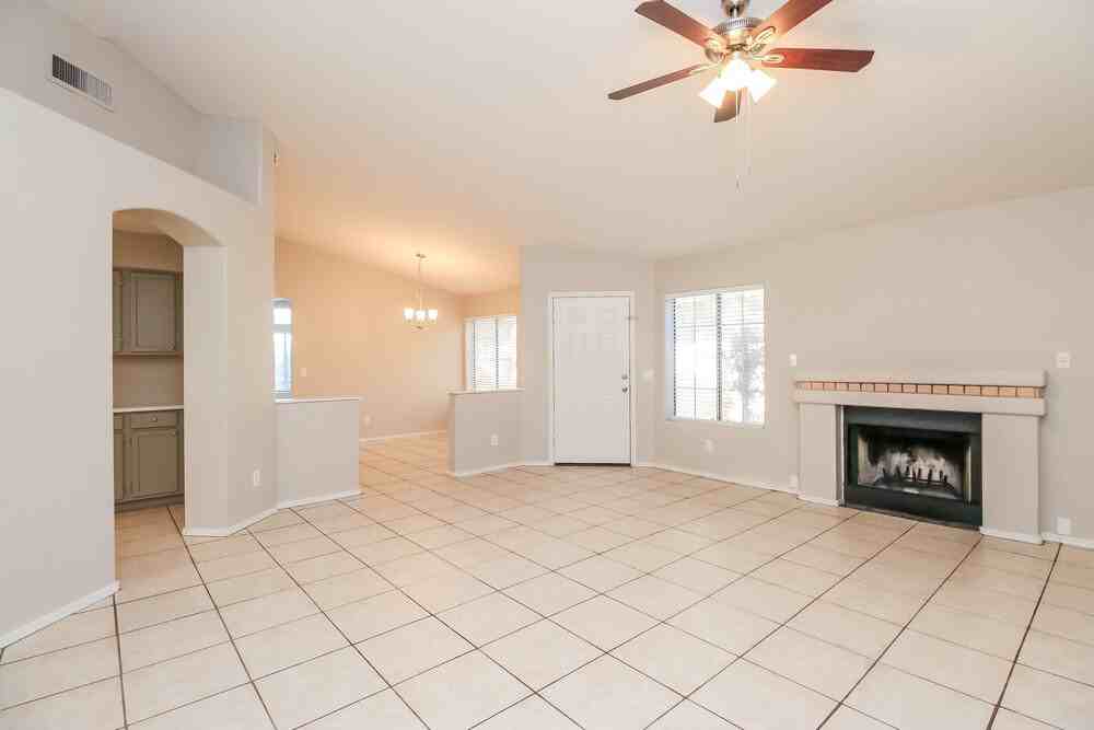 1015 N Longmore St - Photo 5 of 16