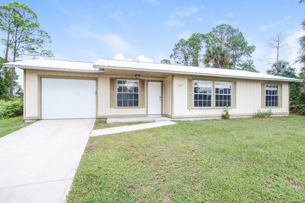 1095 Wellington St Sw - Photo 3 of 16