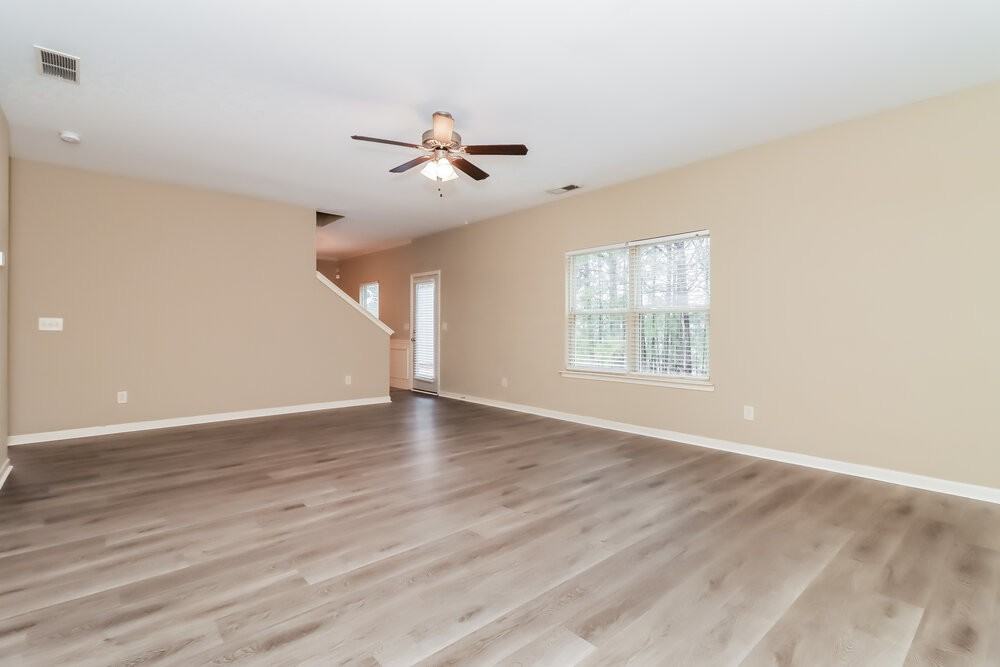 293 Camellia Way - Photo 5 of 17