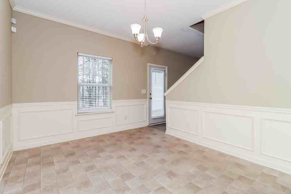 293 Camellia Way - Photo 6 of 17