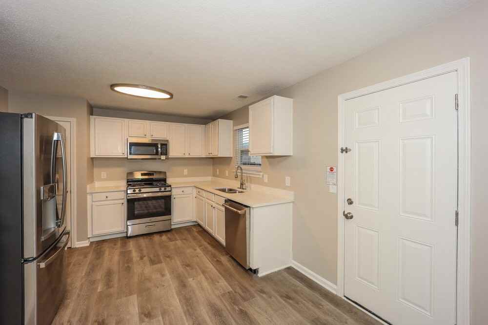 6076 Trotters Cir - Photo 6 of 17