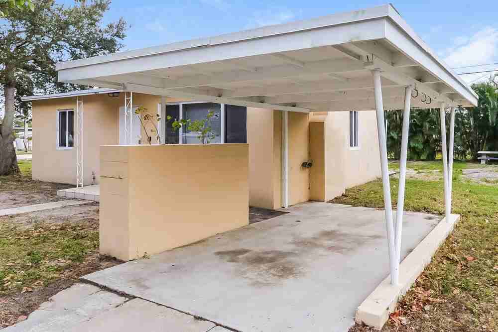 600 Beech Rd - Photo 3 of 16