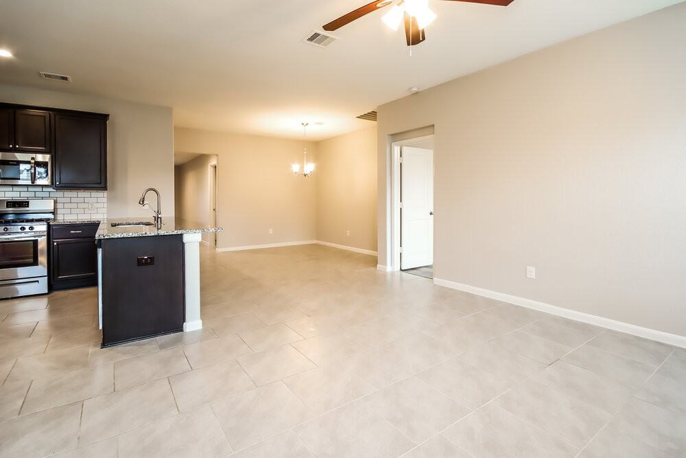 622 Harvest Bluff Dr - Photo 4 of 16