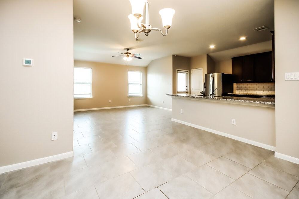 622 Harvest Bluff Dr - Photo 6 of 16